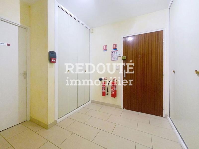 Bureau - 93 m² - 5 pièces