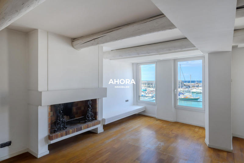 Appartement - 218 m² - 9 pièces