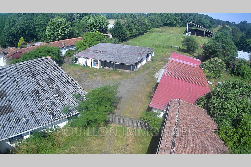 Maison - 241 m² - 8 pièces