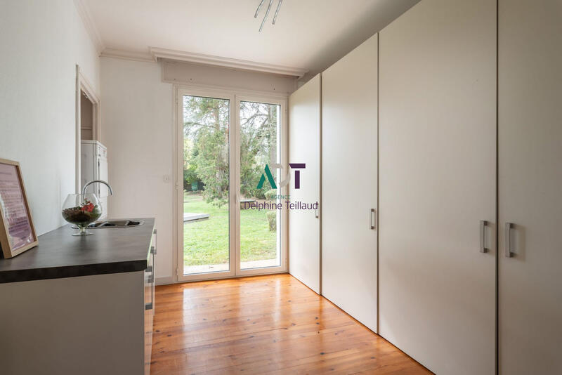 Maison - 253 m² - 8 pièces