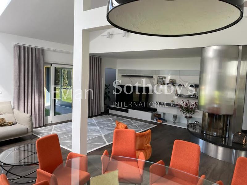 Maison - 354 m² - 8 pièces