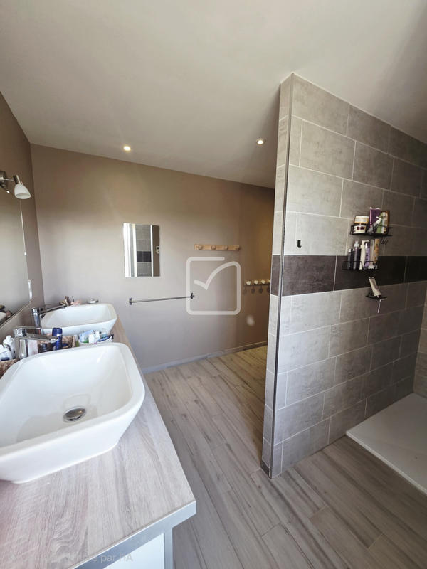 Maison - 156 m² - 7 pièces