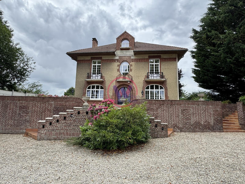 Maison - 237 m² - 7 pièces