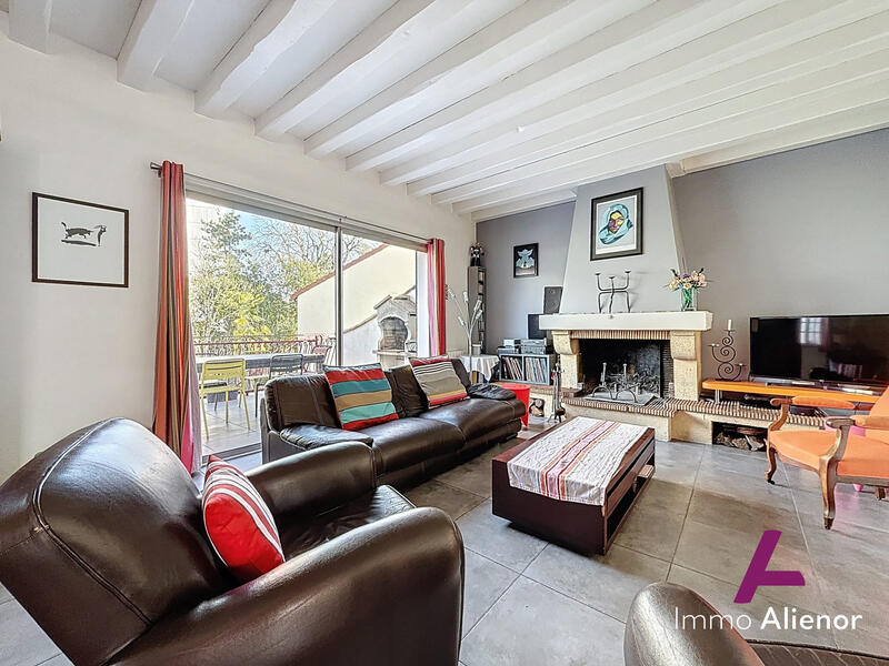 Maison - 188 m² - 9 pièces