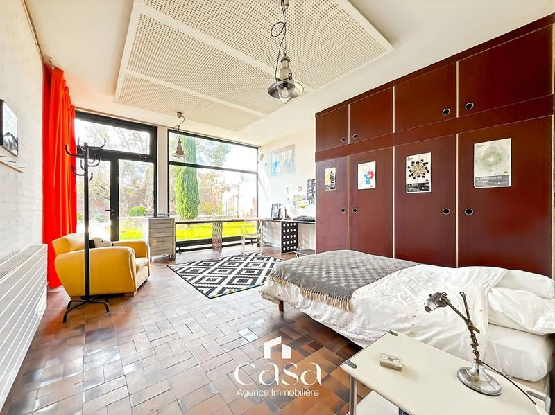 Maison - 408 m² - 9 pièces