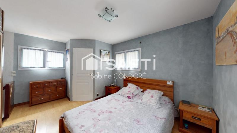 Maison - 137 m² - 6 pièces