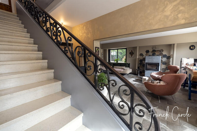 Châlet - 325 m² - 10 pièces