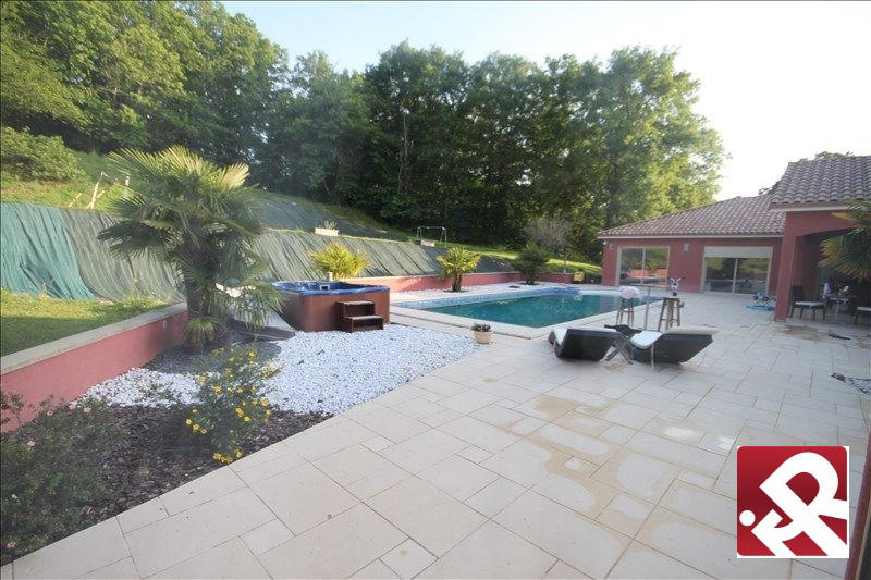 Villa - 445 m² - 9 pièces