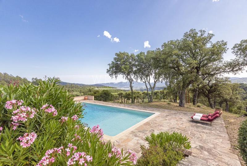 Villa - 210 m² - 6 pièces