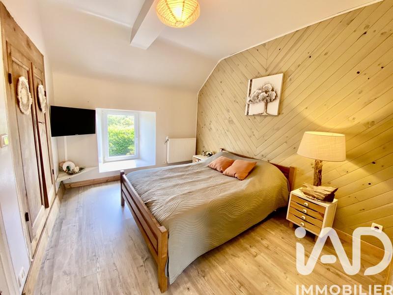 Maison - 240 m² - 10 pièces