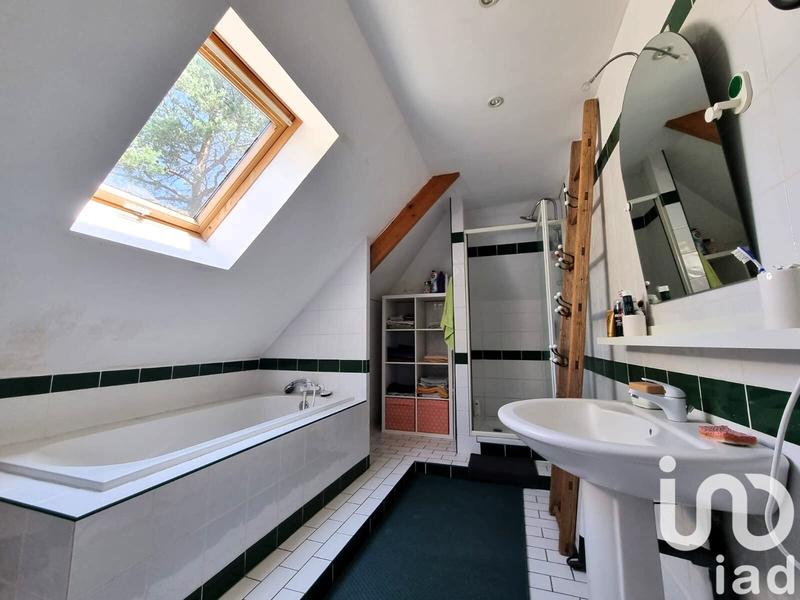 Maison - 220 m² - 9 pièces