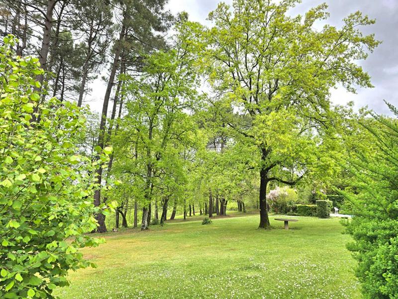 Maison - 220 m² - 8 pièces