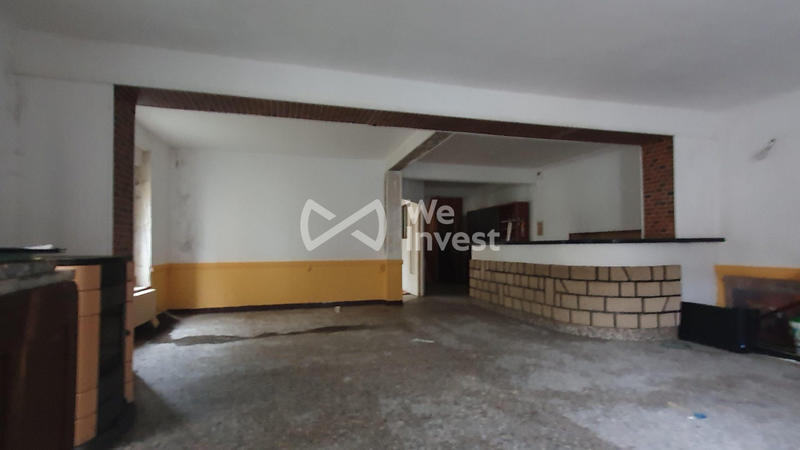 Maison - 250 m² - 8 pièces