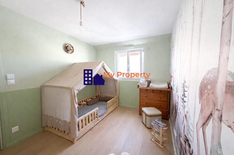 Maison - 90 m² - 5 pièces