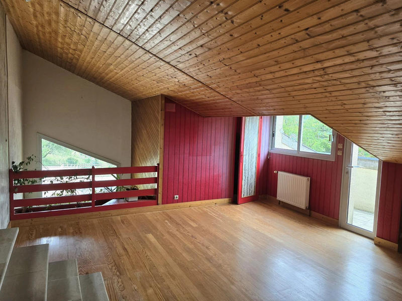 Maison - 282 m² - 11 pièces