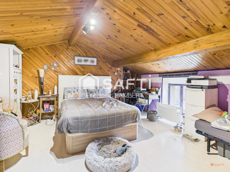 Maison - 198 m² - 6 pièces