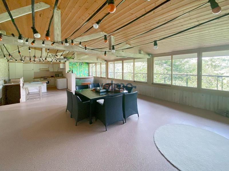 Maison - 400 m² - 11 pièces