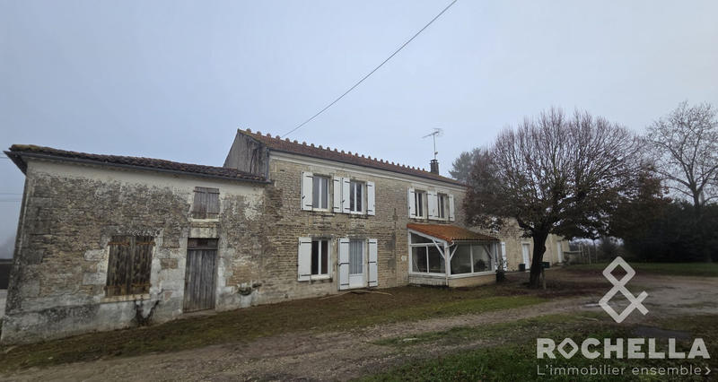 Maison ancienne - 190 m² - 7 pièces