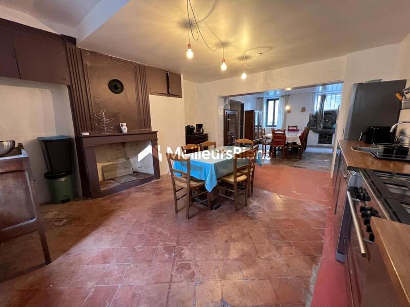 Maison - 214 m² - 8 pièces