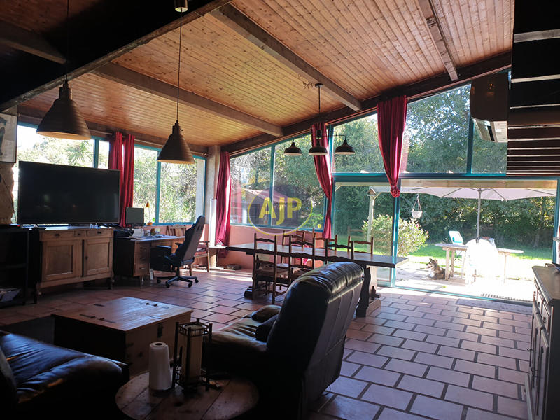 Maison - 227 m² - 6 pièces