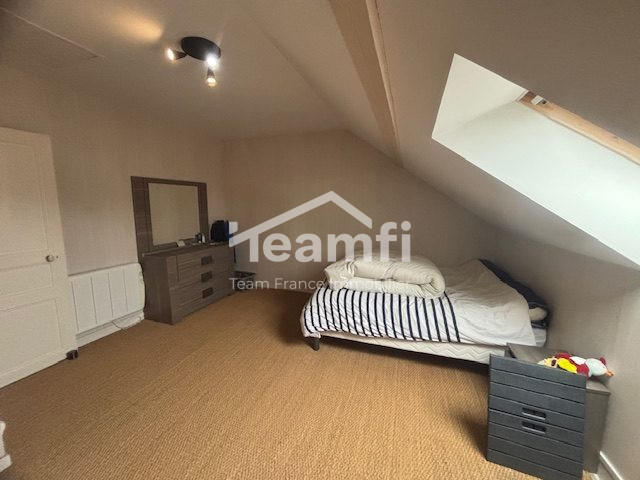 Maison - 142 m² - 8 pièces