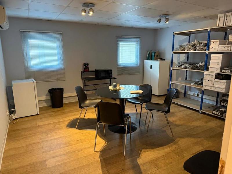 Bureau - 97 m²