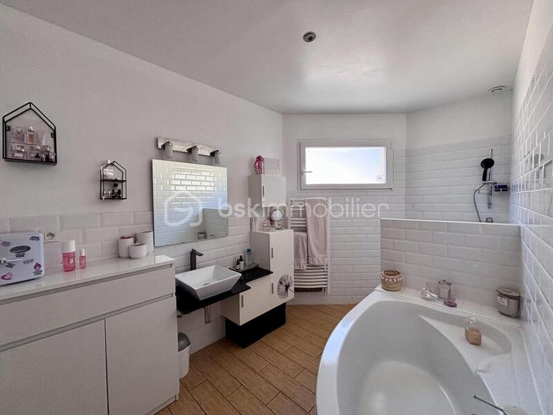 Villa - 187 m² - 6 pièces