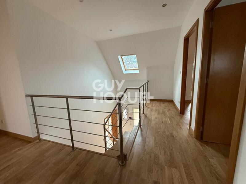 Maison - 181 m² - 7 pièces