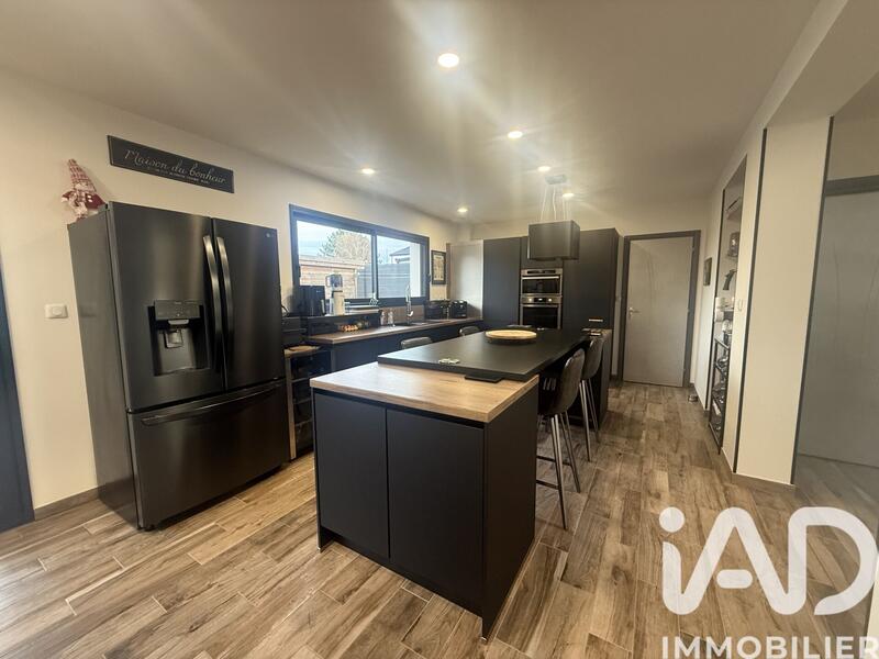 Maison - 143 m² - 5 pièces