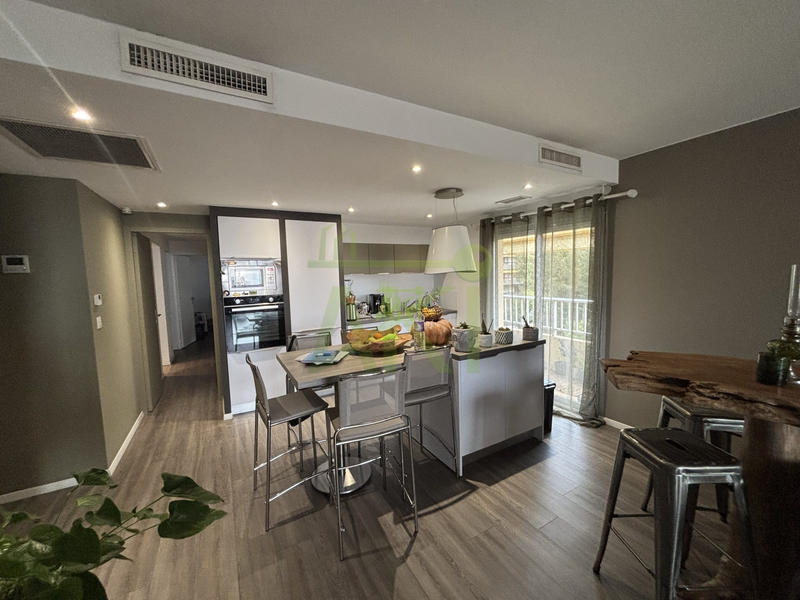 Appartement - 95 m² - 3 pièces