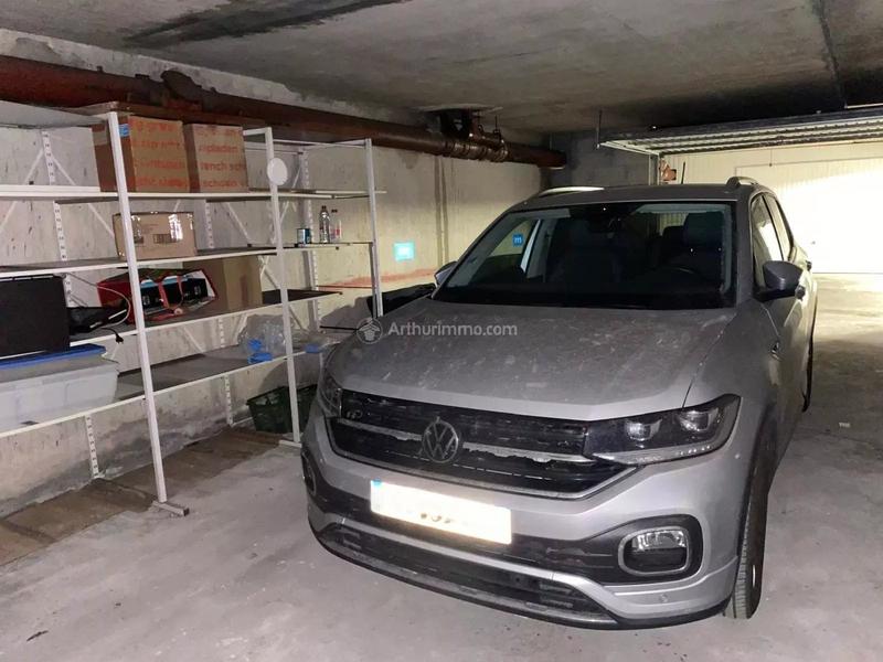 Parking / Garage - 48 m²