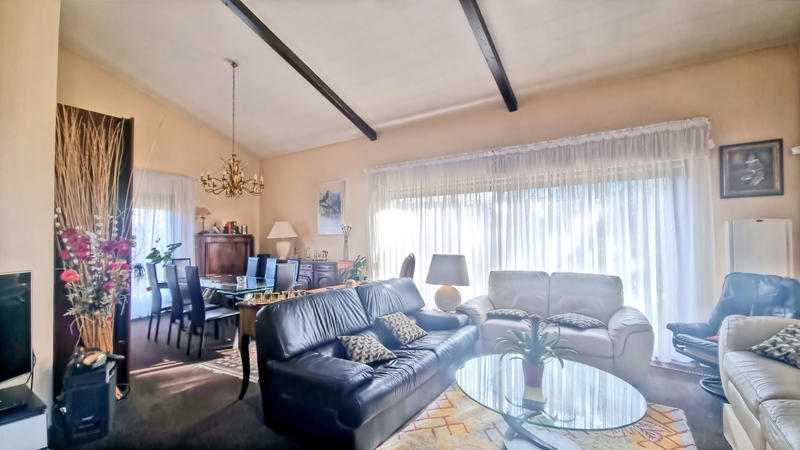 Maison - 295 m² - 6 pièces