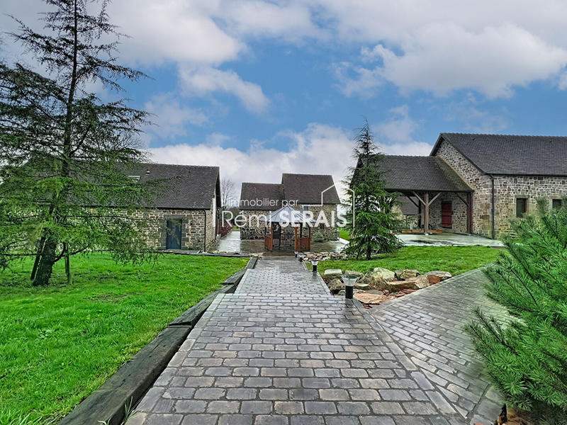 Demeure - 593 m² - 8 pièces