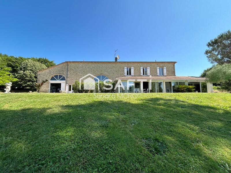 Maison de maîtres - 350 m² - 10 pièces