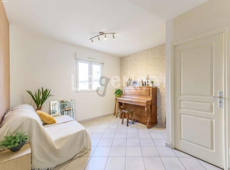 Maison - 188 m² - 8 pièces