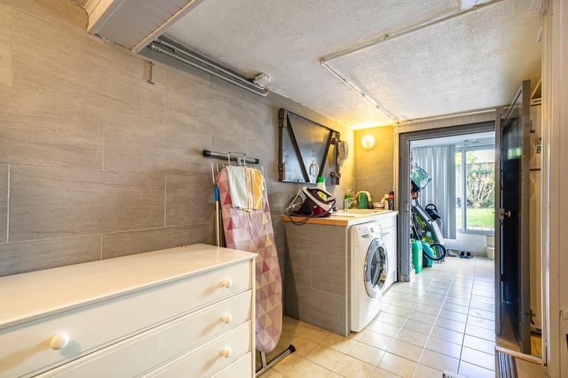 Maison - 201 m² - 7 pièces