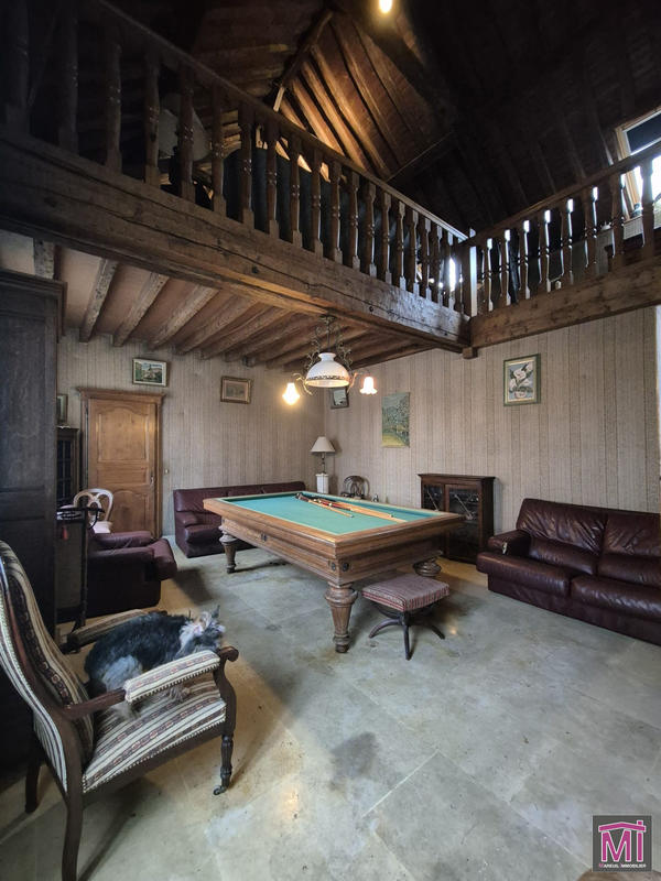 Maison - 264 m² - 12 pièces