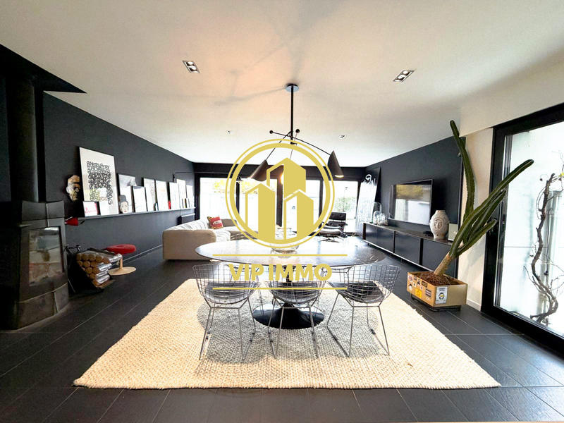 Maison - 137 m² - 6 pièces