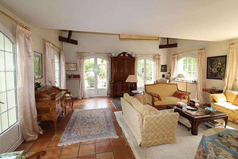 Maison - 205 m² - 7 pièces