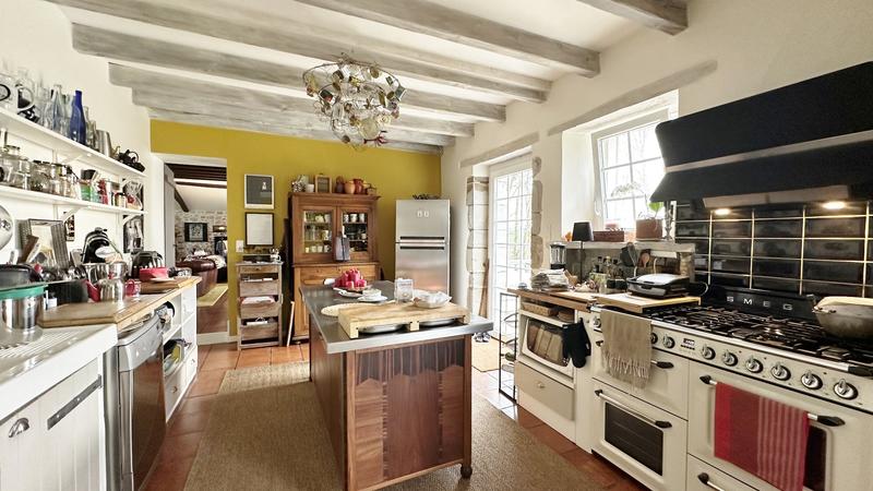 Maison - 230 m² - 7 pièces