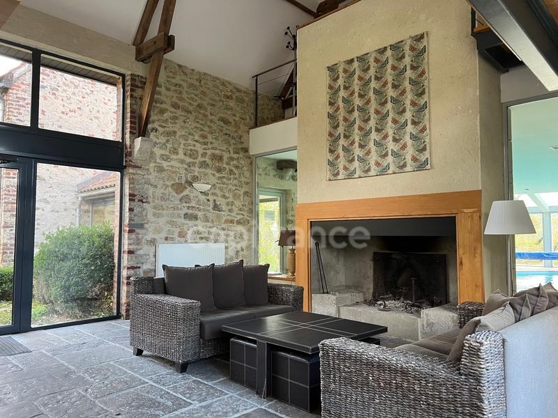 Propriété - 669 m² - 9 pièces