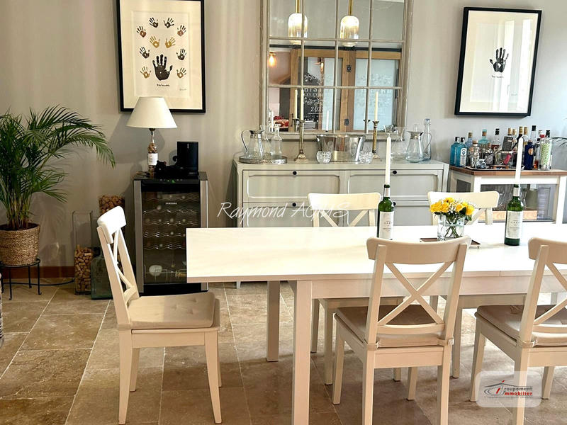 Maison - 292 m² - 11 pièces