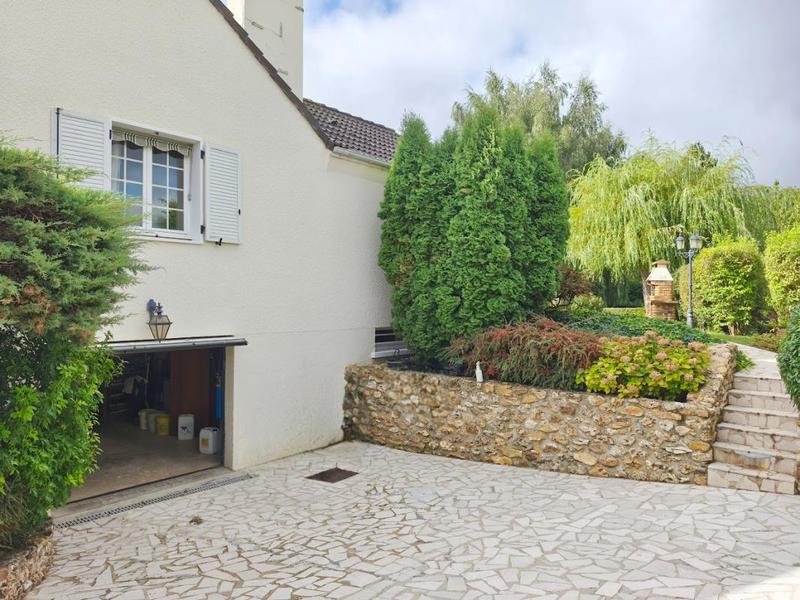 Maison - 177 m² - 7 pièces