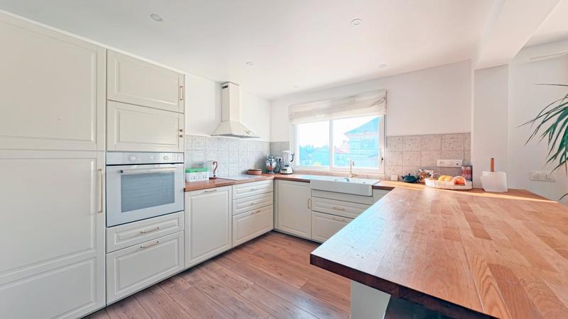 Maison - 180 m² - 7 pièces