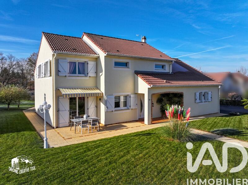 Maison - 159 m² - 7 pièces