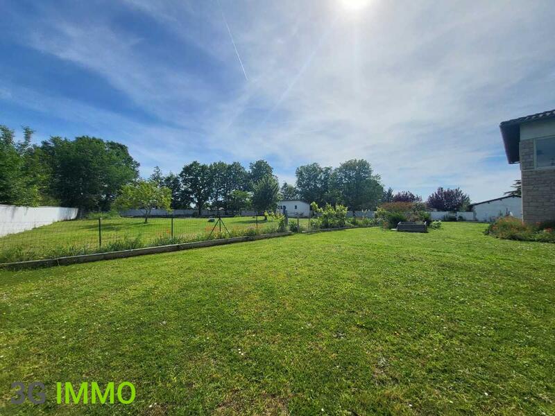 Maison - 200 m² - 7 pièces