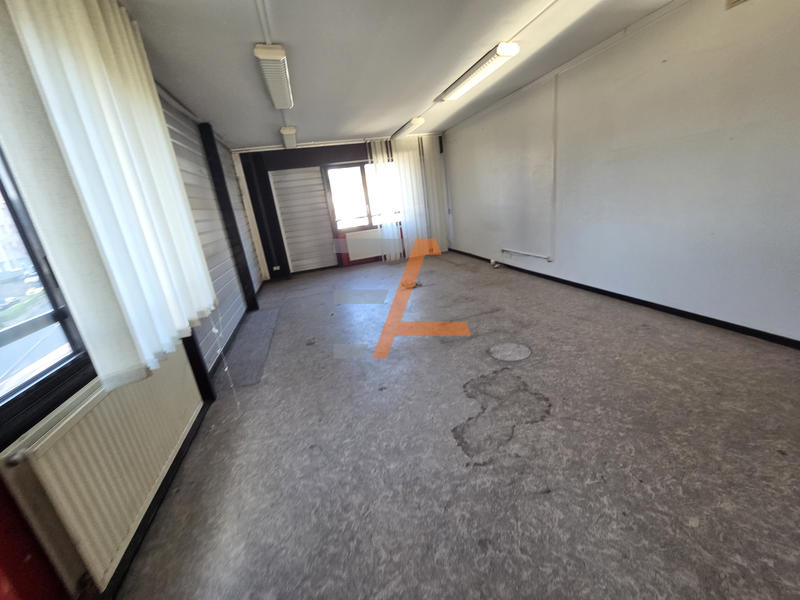 Local commercial - 469 m²