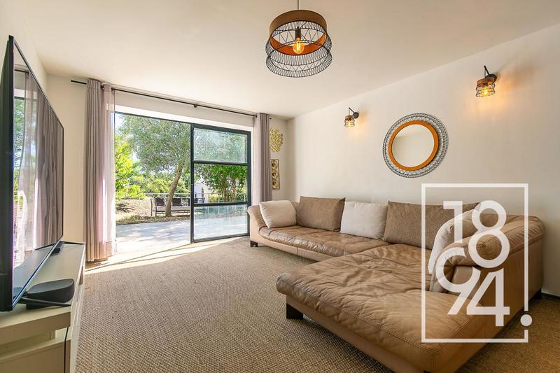 Maison - 350 m² - 8 pièces