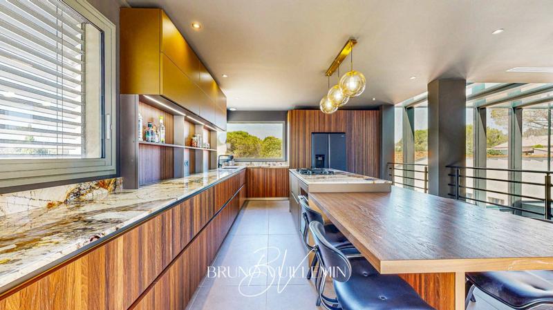 Villa - 389 m² - 11 pièces