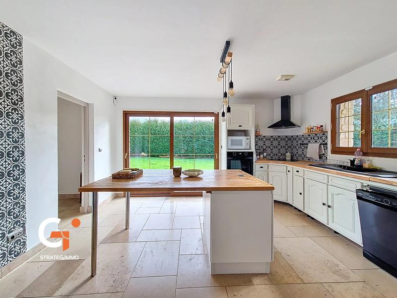 Maison - 260 m² - 6 pièces